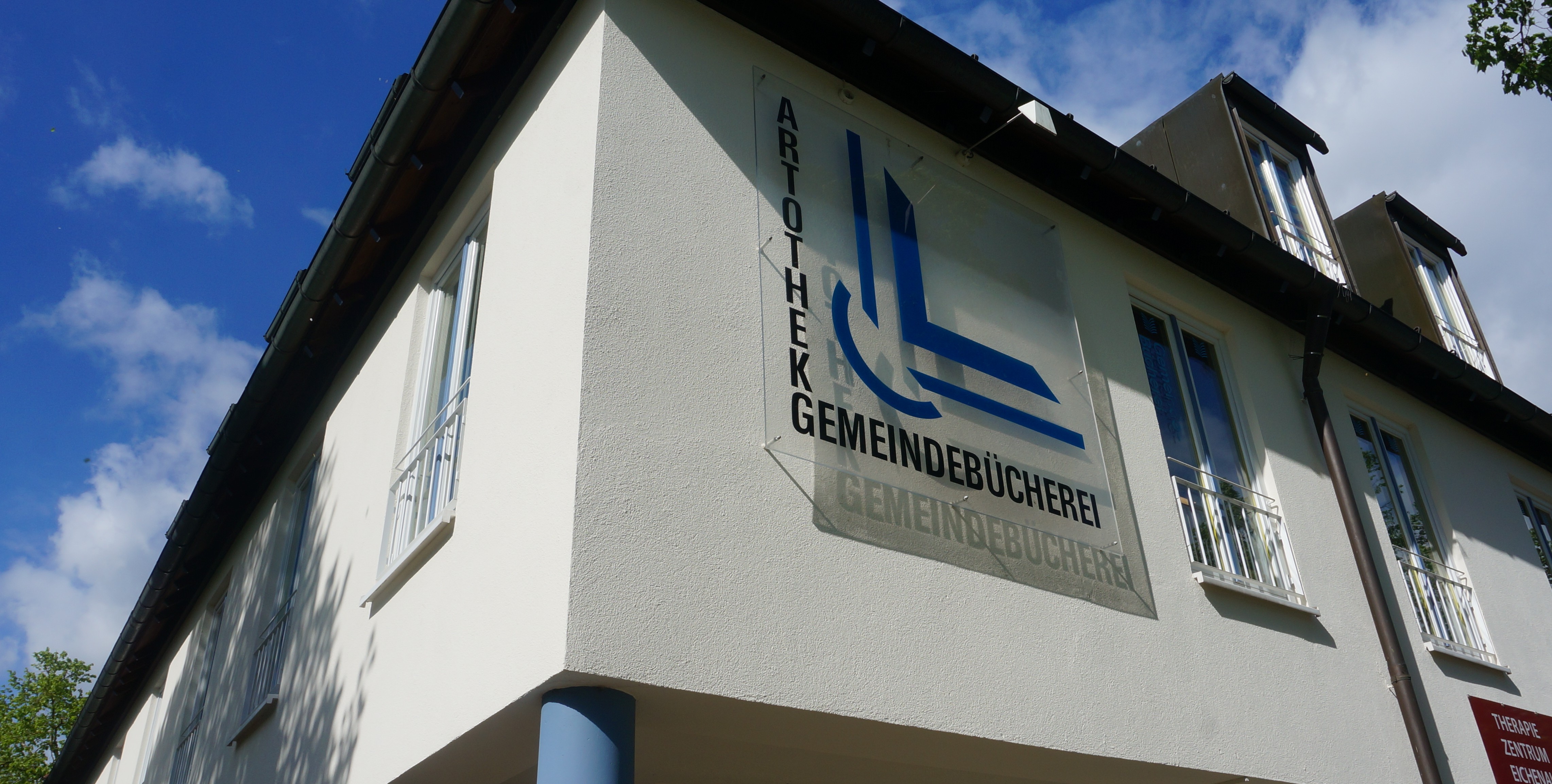 Slider_Gemeindebücherei_Aussenfassade
